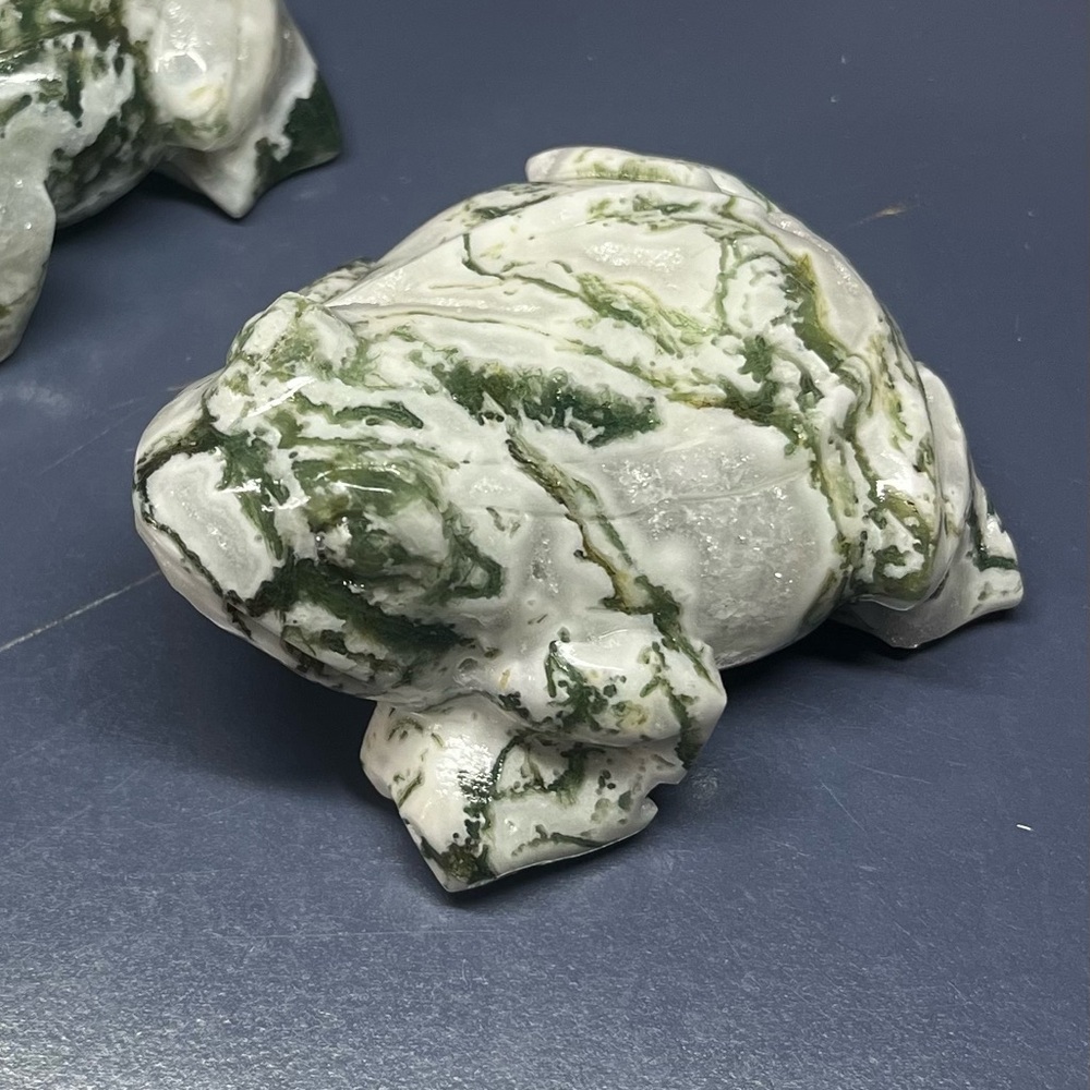 Moss Agate Crystal Frog (Lighter)